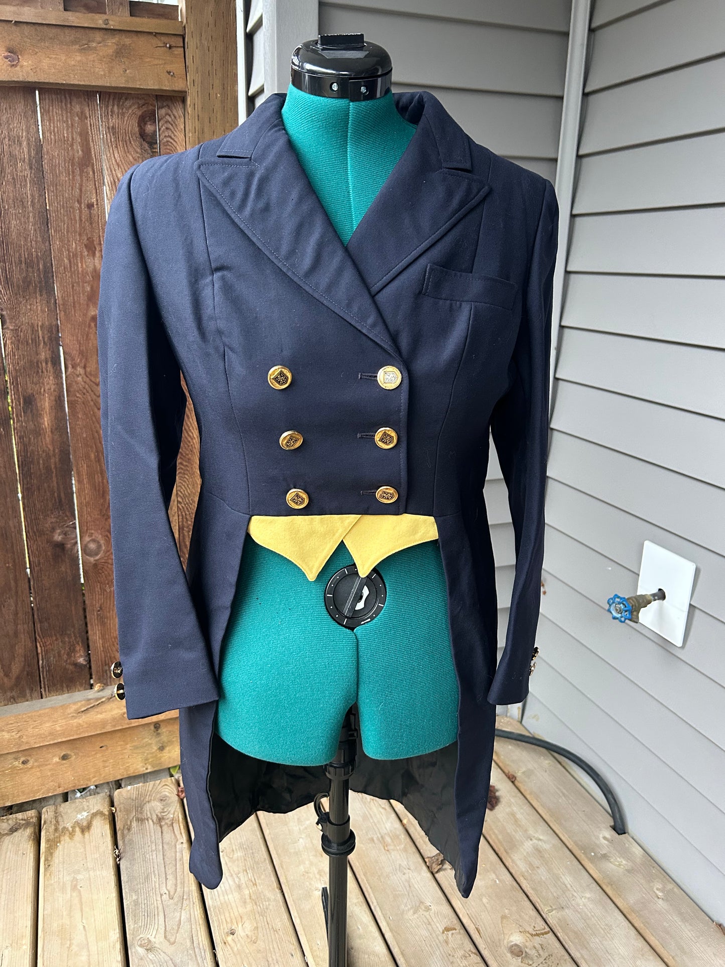 Grand Prix tail coat size 16 navy wool