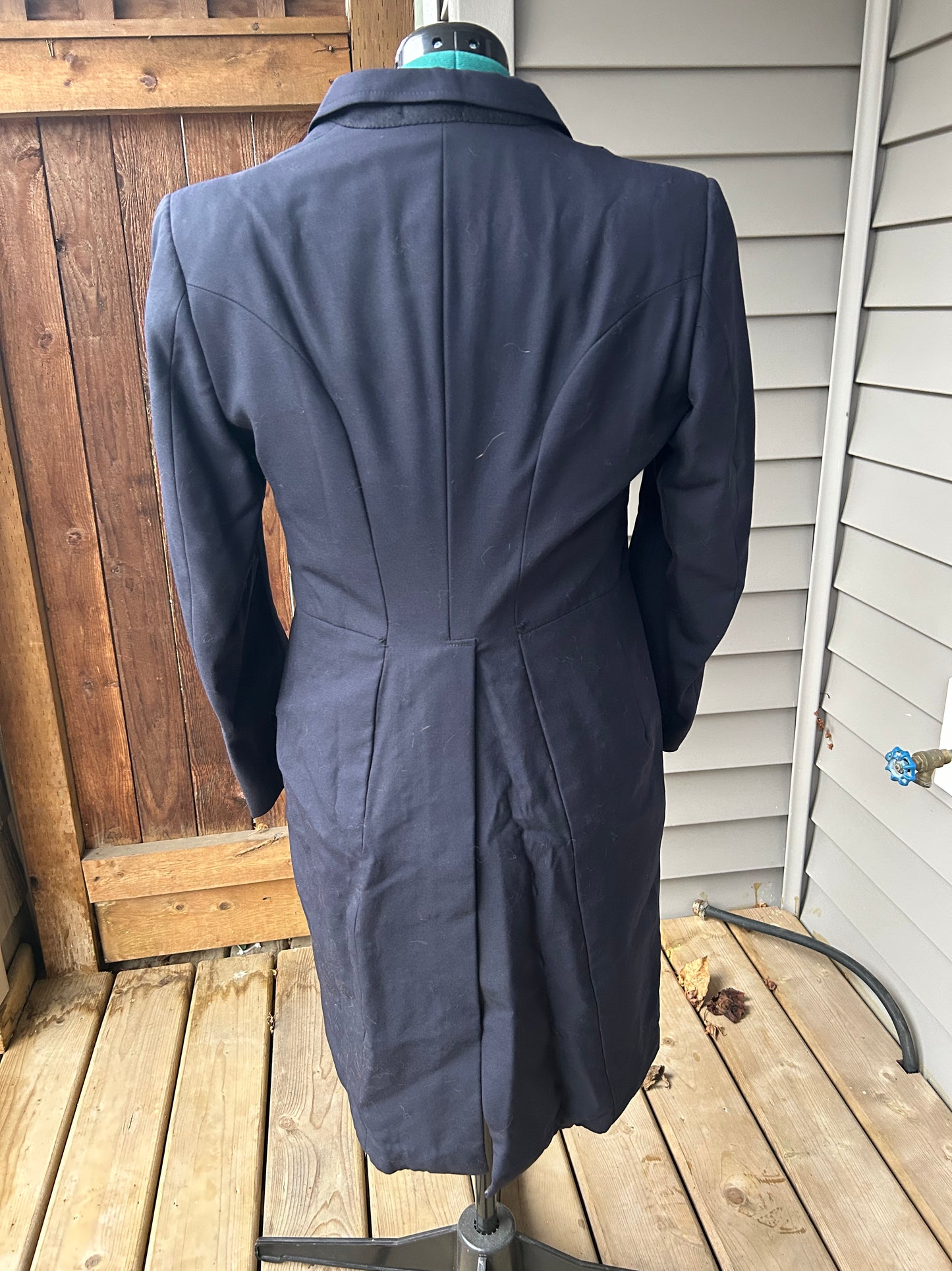 Grand Prix tail coat size 16 navy wool