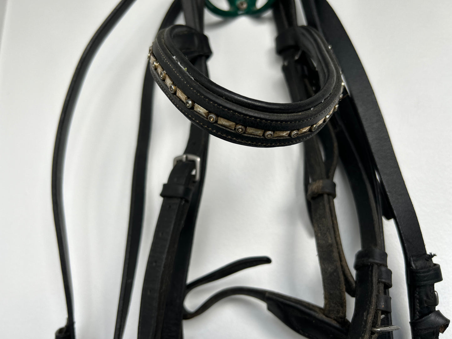 Cob black snaffle bridle with bronze link browband