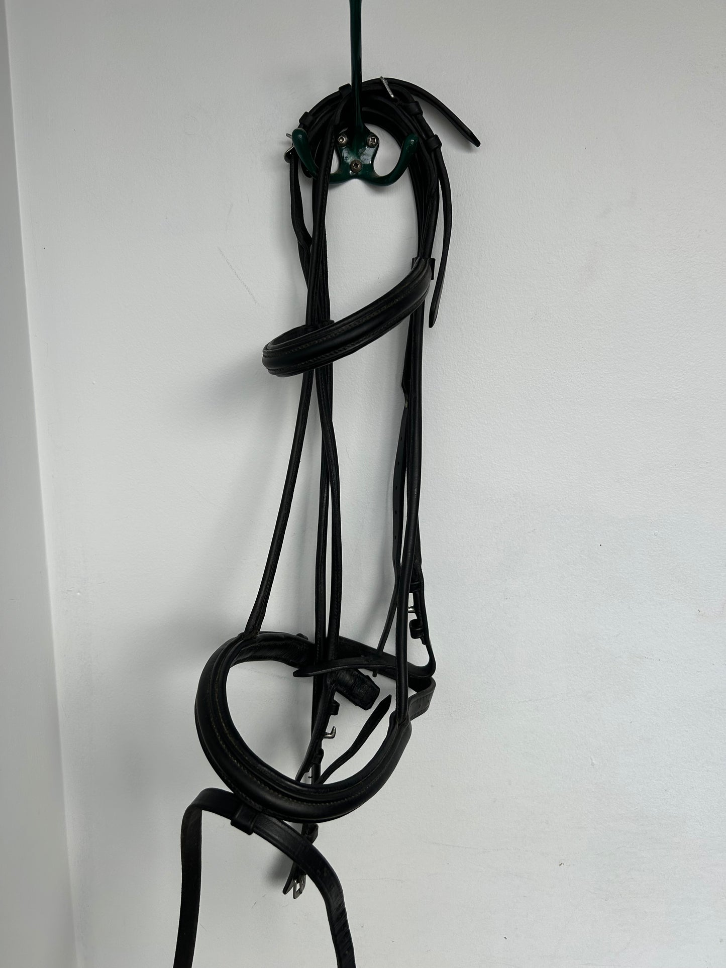 Waldhausen cob rolled snaffle with flash black