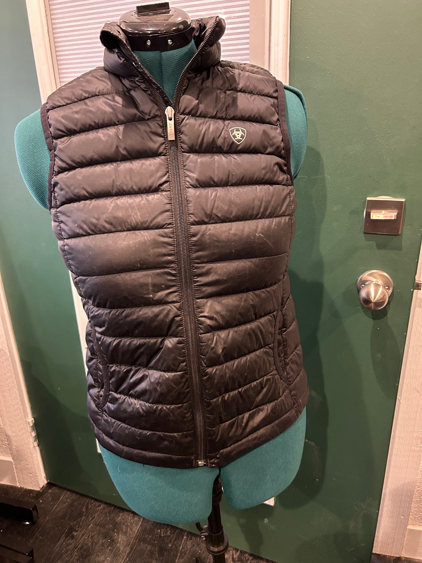 Ariat small down black vest