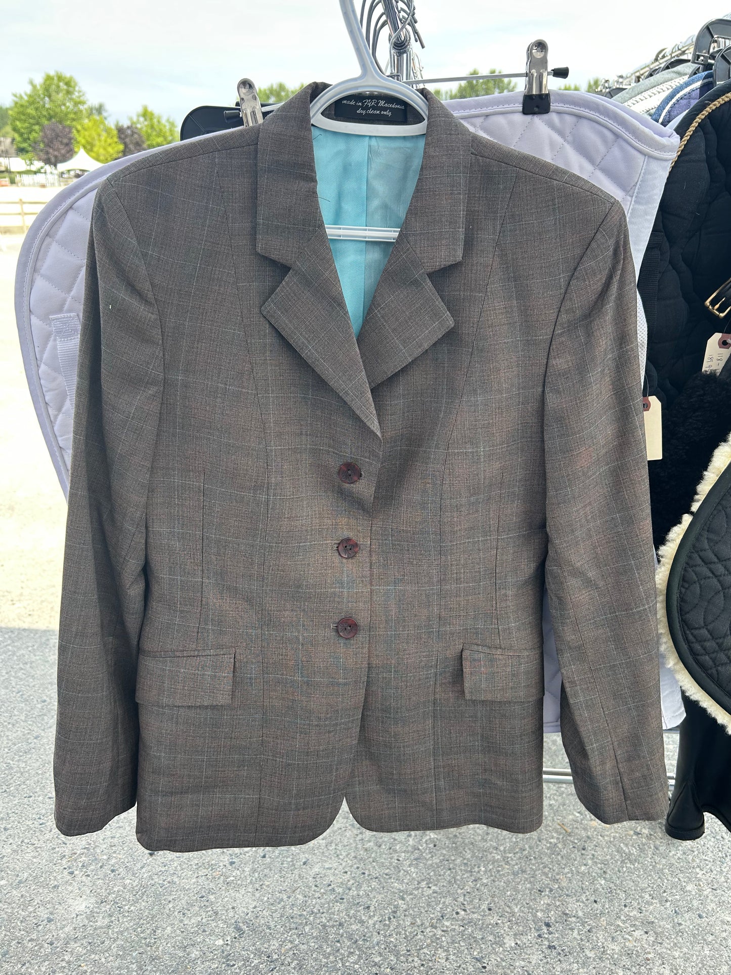 RJ classic diamond collection 8R brown plaid.