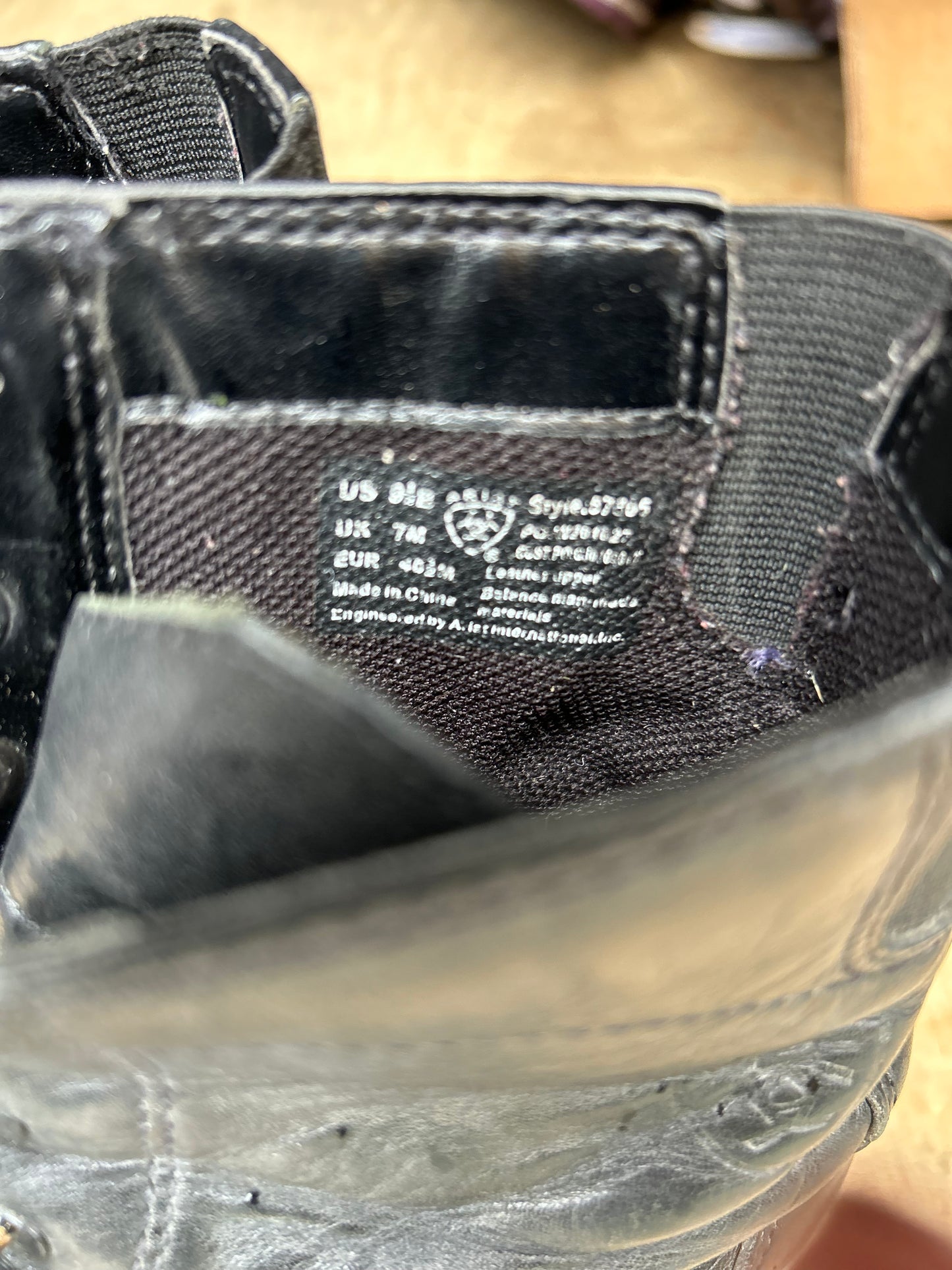 Ariat 9.5B lace up paddock boots