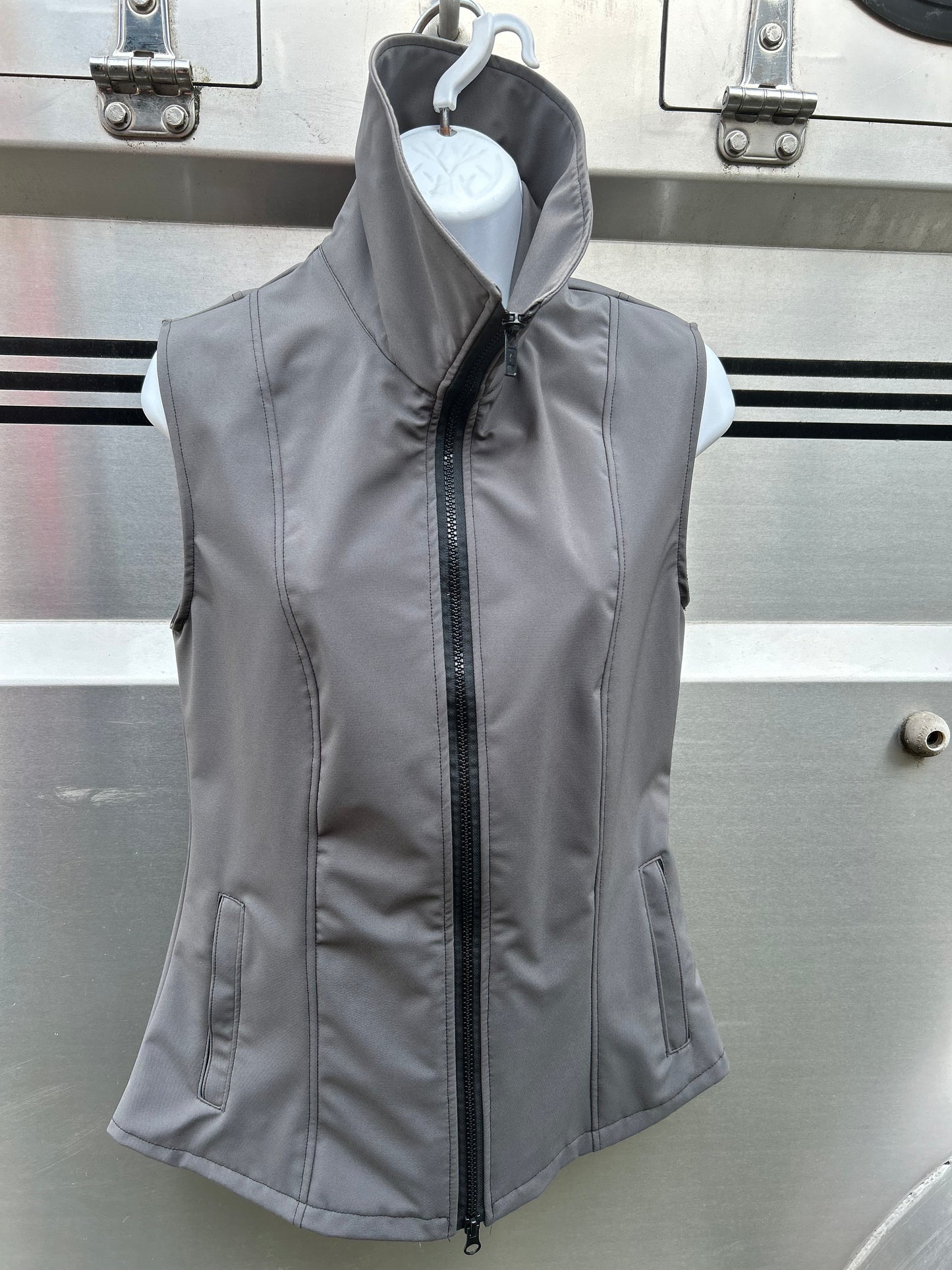 Indi Equestrian grey vest Small