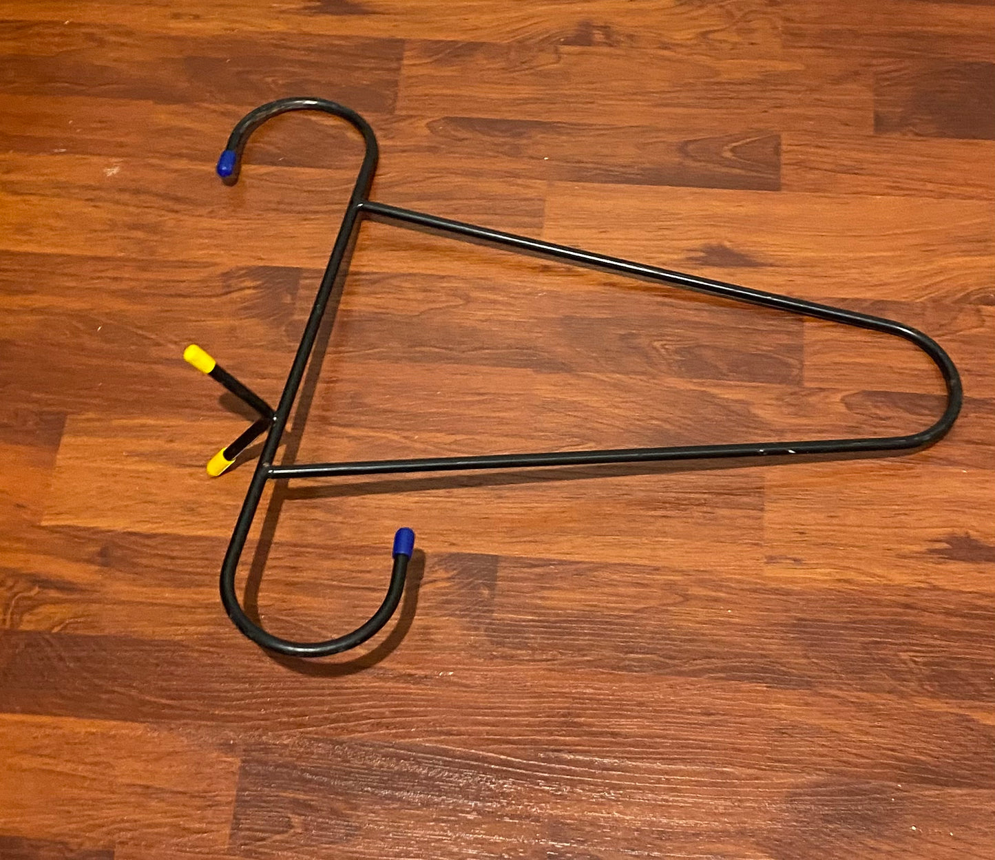 Saddle hanger over the door