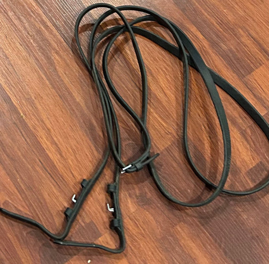 Red barn black curb reins .5”
