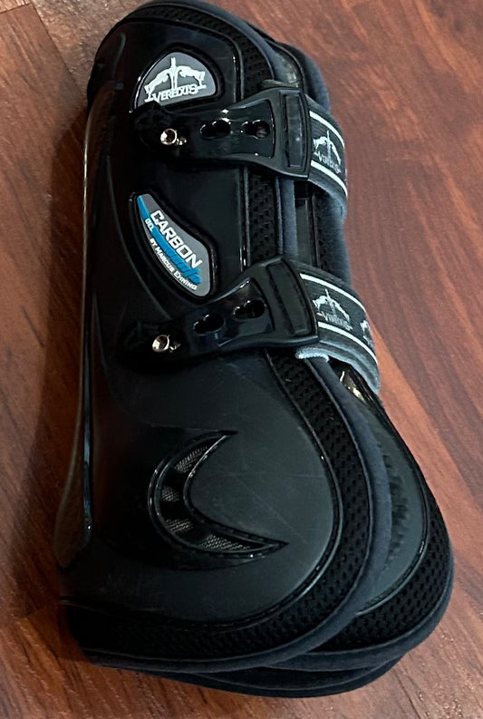 Veredus large Marcus Ehning carbon gel front boots. Black. Light wear.