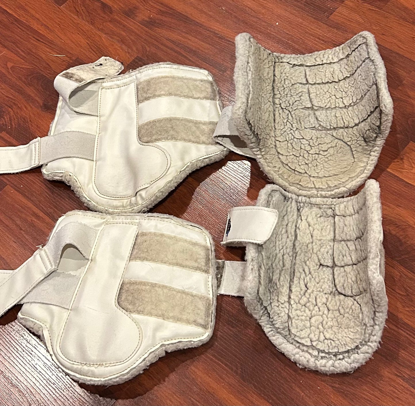 Valena white fleece boots med and large