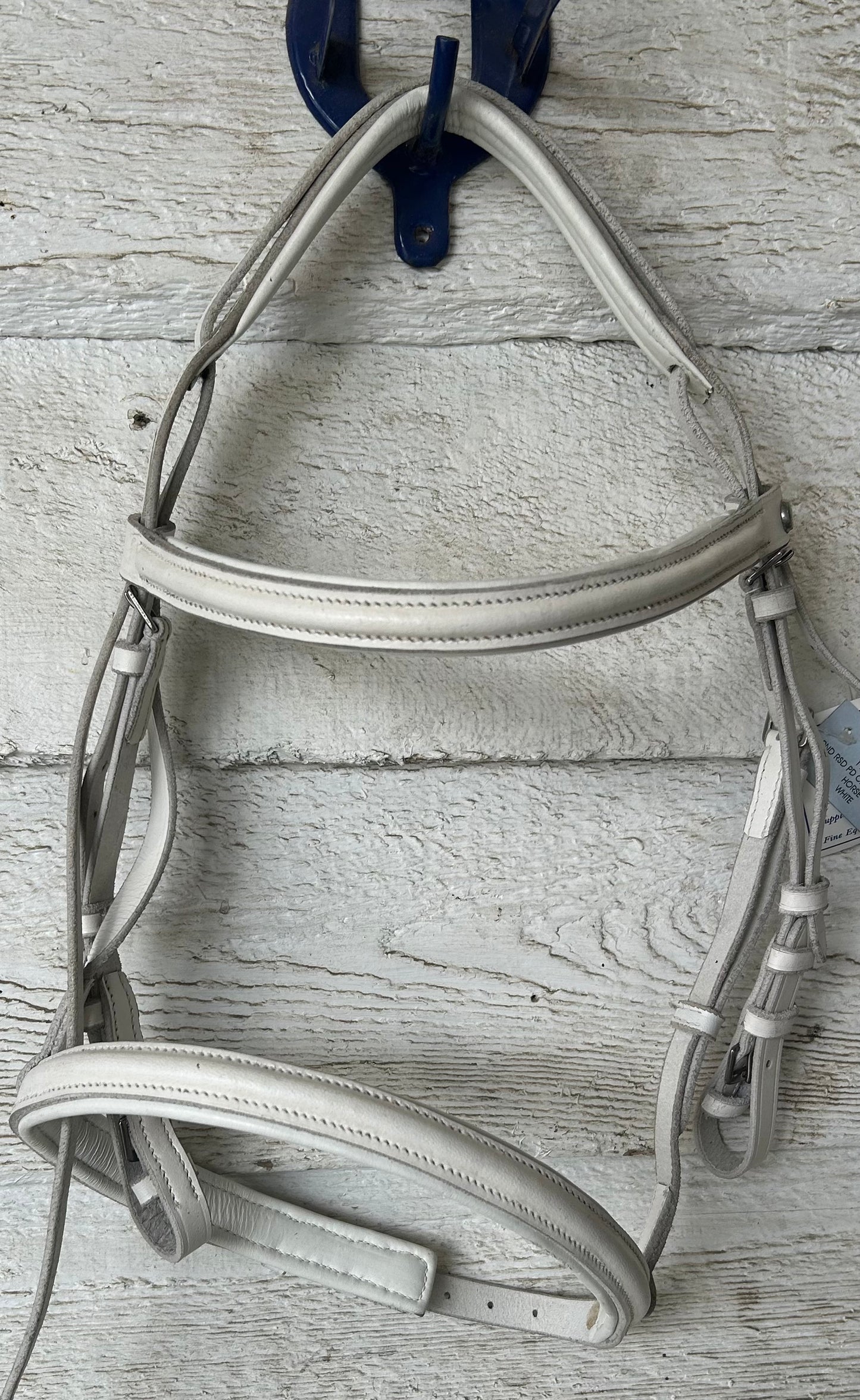 White bridle horse size. Cavesson noseband