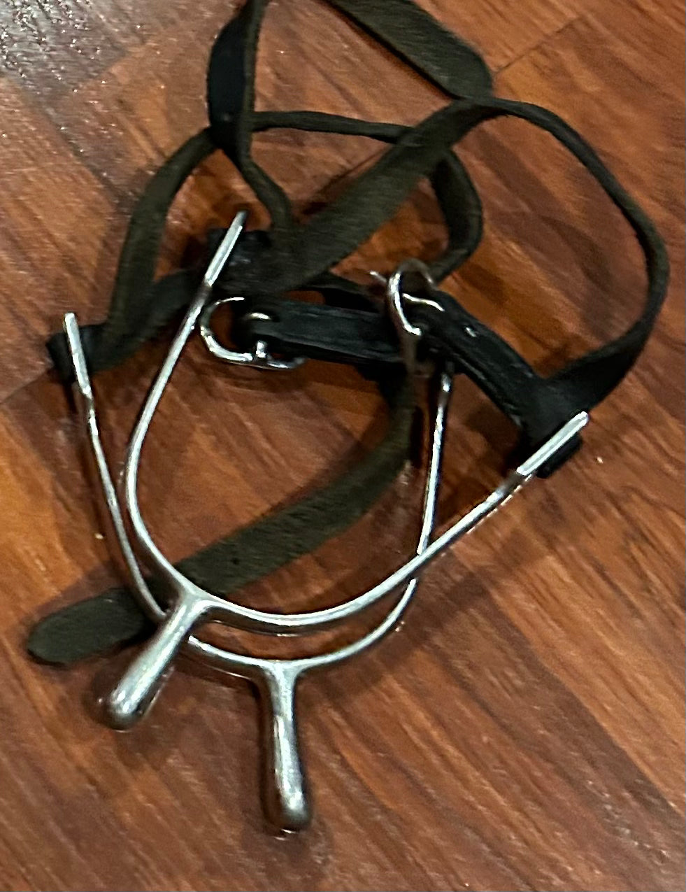1.5” spurs with leather straps