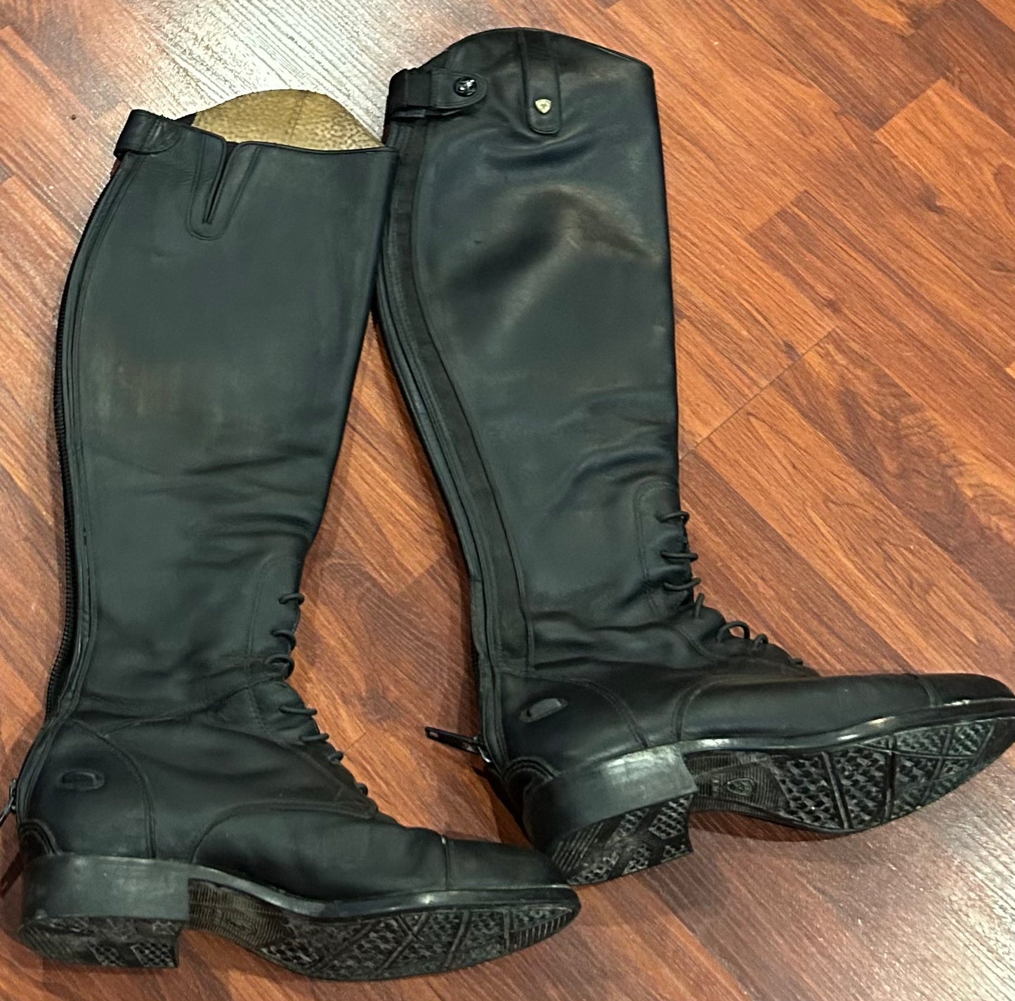 Ariat field boots size 7 (US). 16” calf 20.5” tall