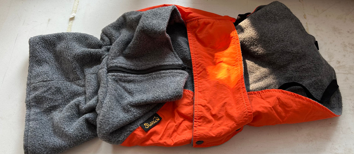 Slowton Med orange dog jacket