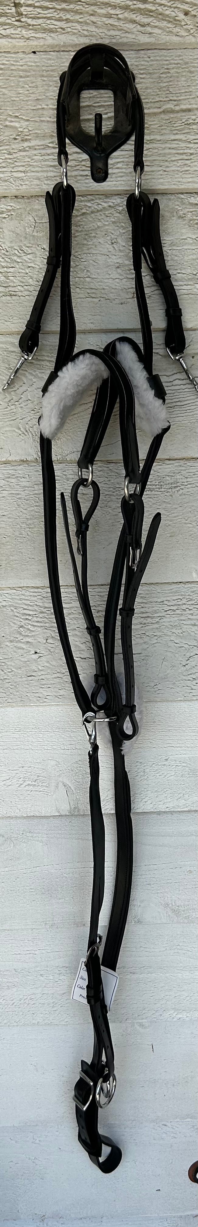 Full size 1 1/2” 5 point breastplate with running attachment. Black. Brand new.