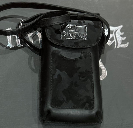 Kingsley phone bag black camo