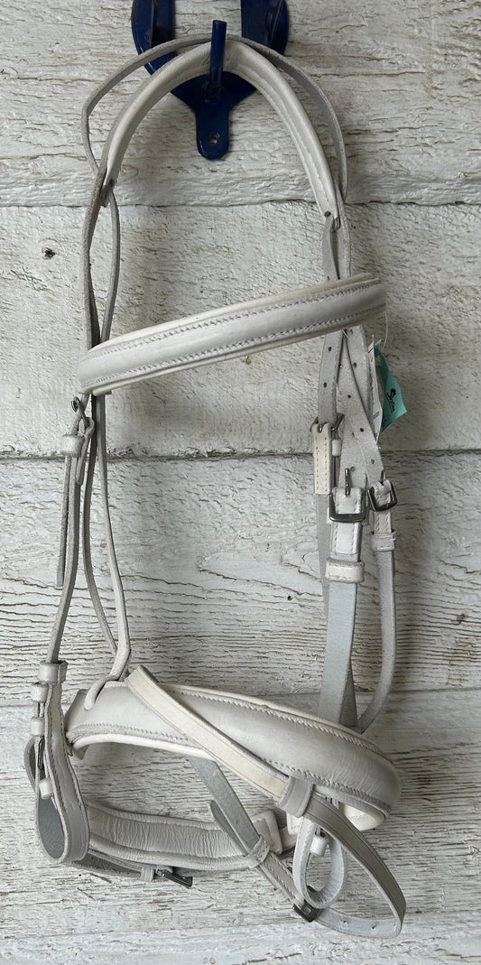 White bridle horse size. Flash noseband