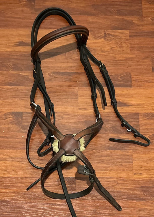 Warmblood brown bridle with figure 8