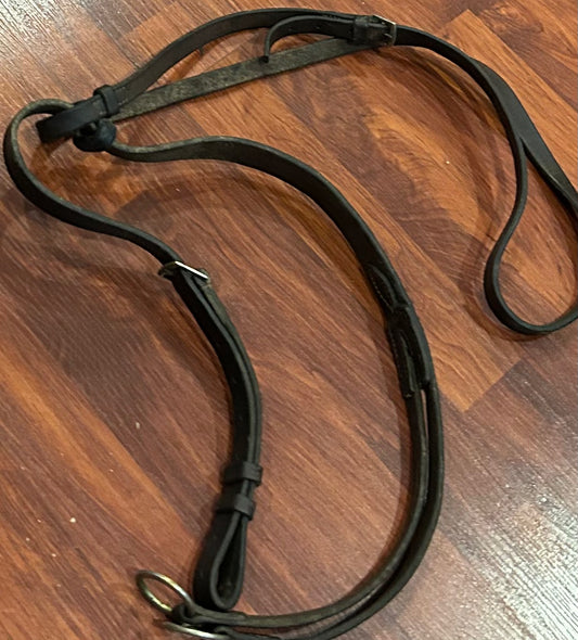 Running martingale. Cob size. Needs oiled