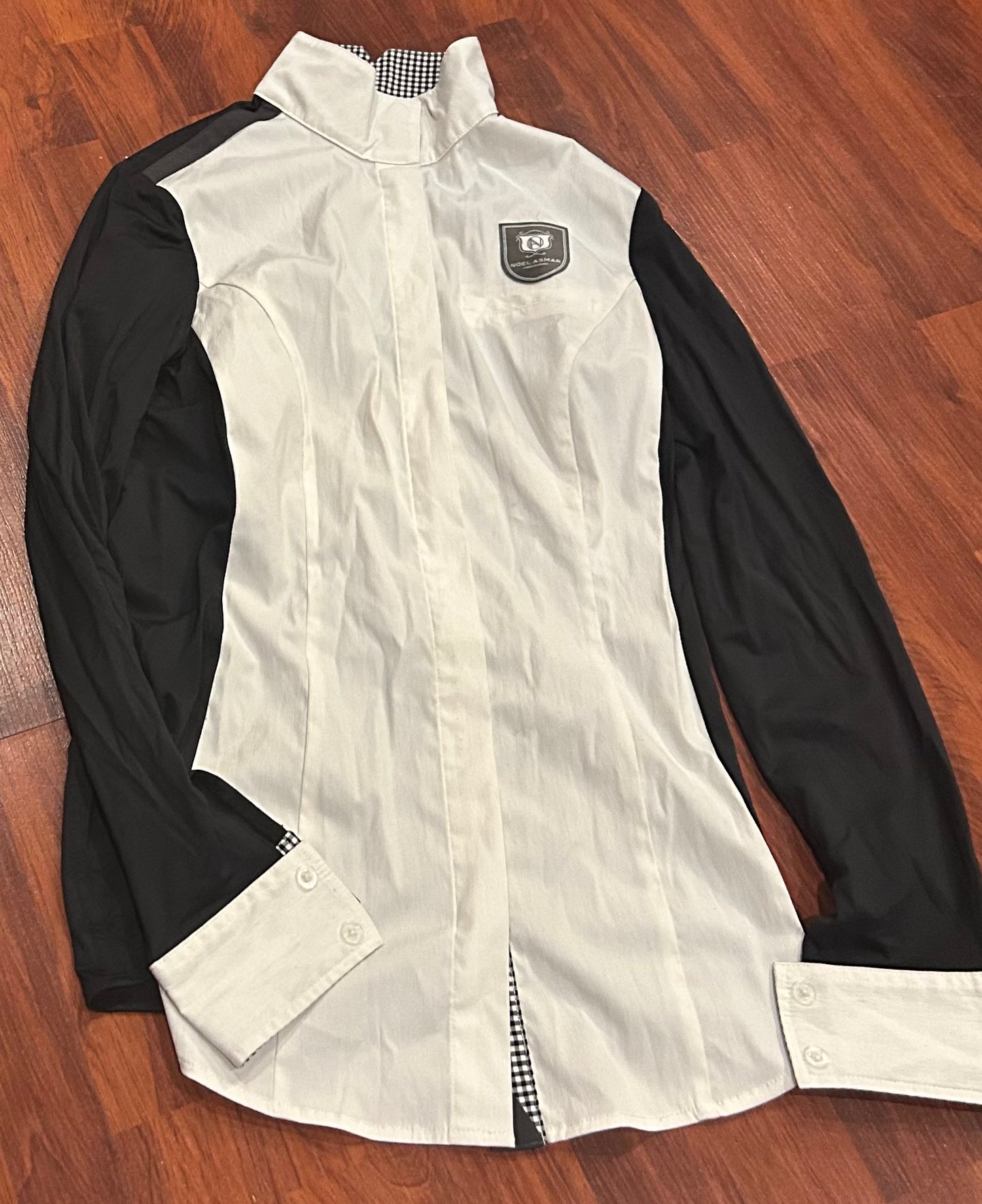 Asmar XS black/white zipper shirt. Check lining