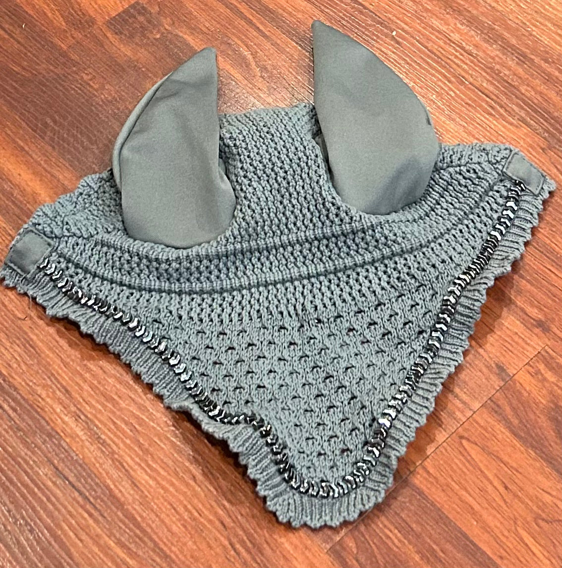 Shedrow grey fly bonnet