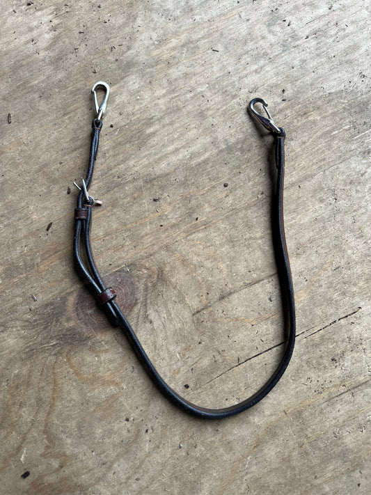 Leather throat latch with clips