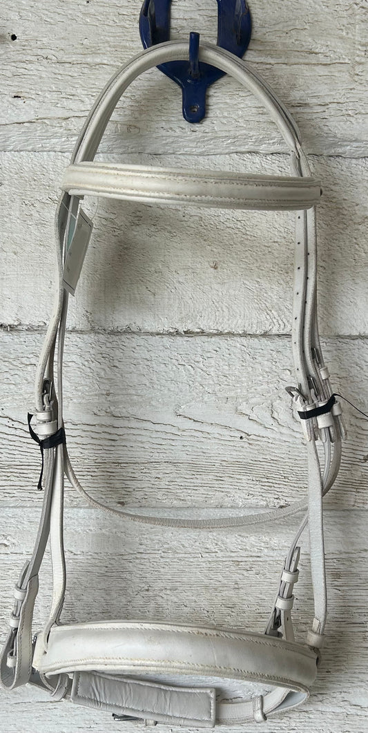 White bridle. Brand new Warmblood. Cavasson thicker noseband