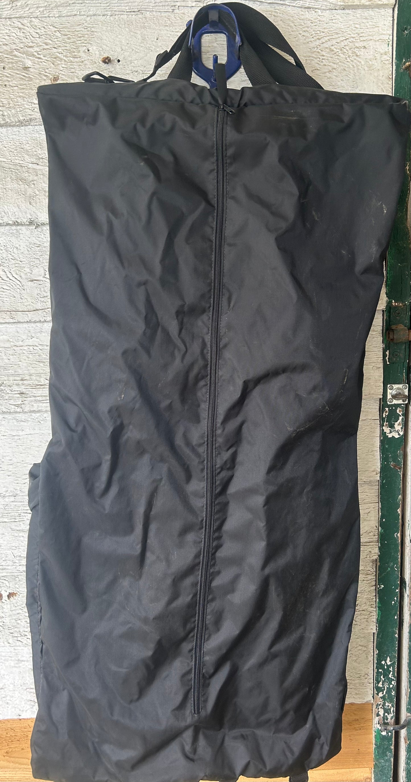 Black Equi valet by in stitches. Garment bag with places for helmet and boots