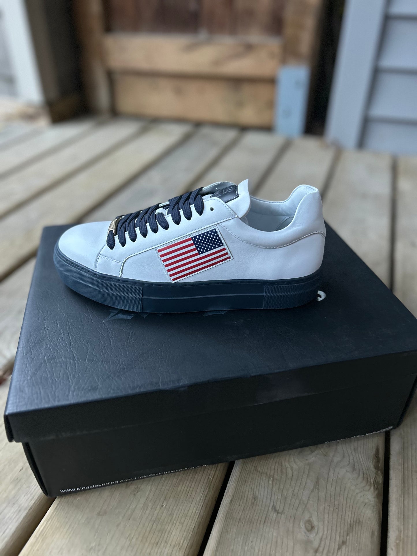 Kingsley size 39 USA flag runners. Brand new  796718