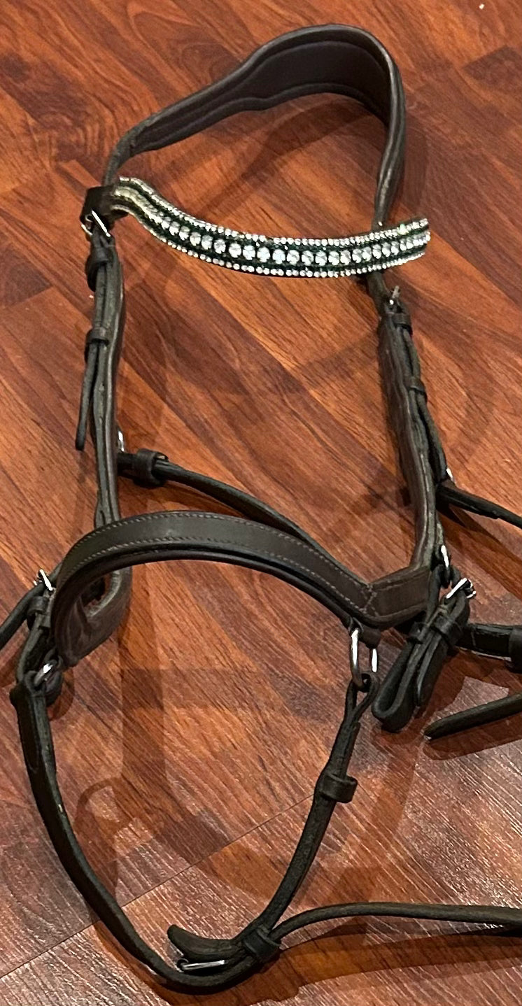 Micklem brown bridle. No size, looks XF. Green stones in browband (is not Micklem). Some stones missing