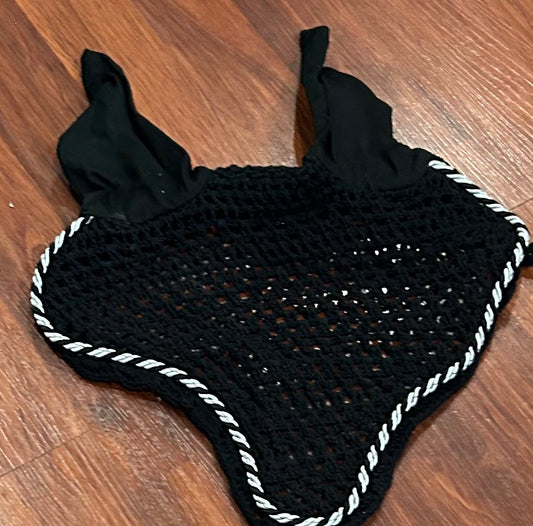 Shedrow black fly bonnet