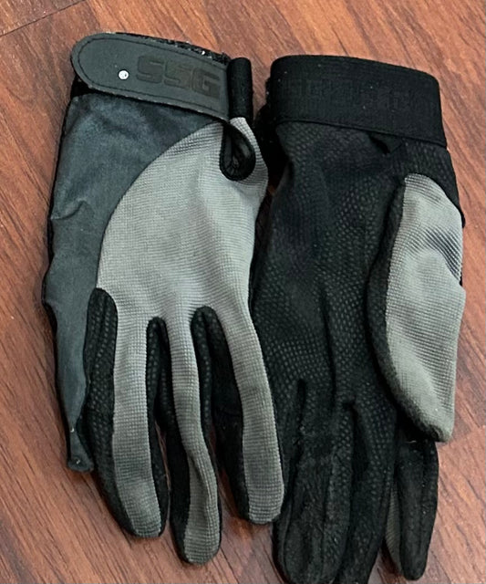 SSG size 6 black/grey gloves. Well used but life left