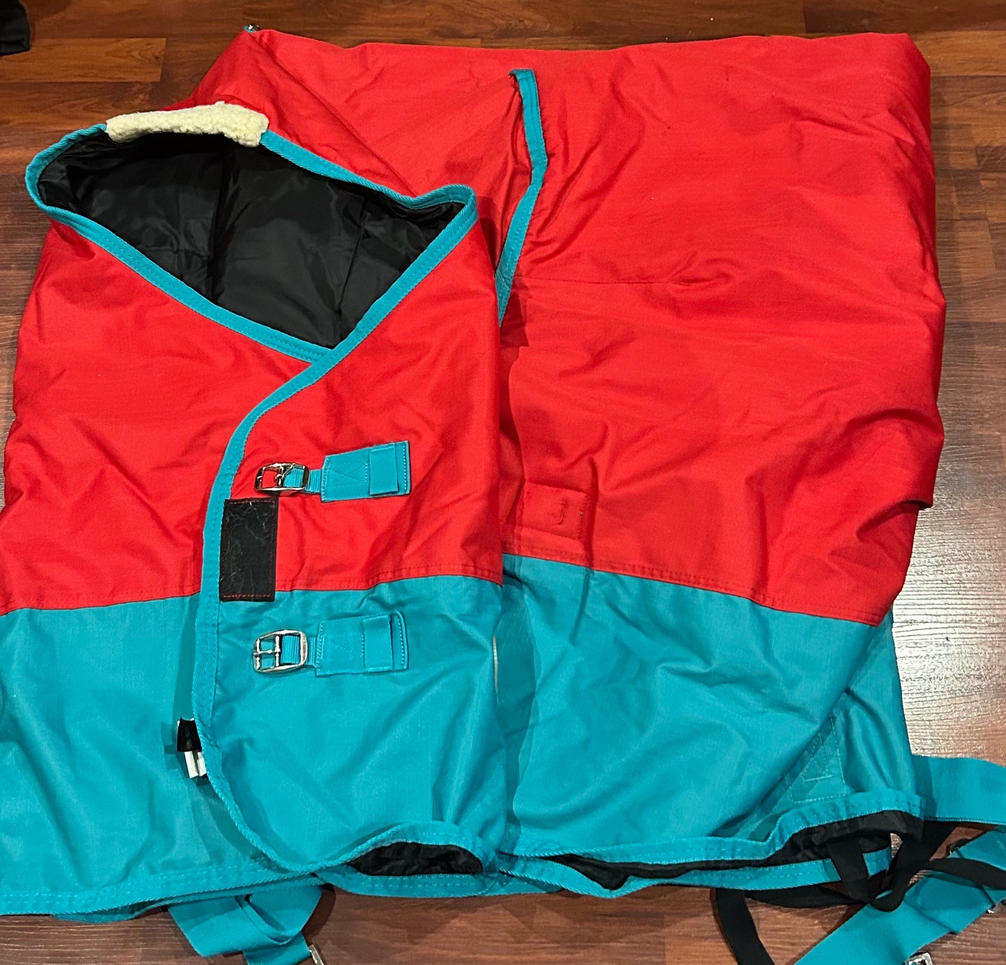 75” harvest gear red/teal winter blanket. Est 200g
