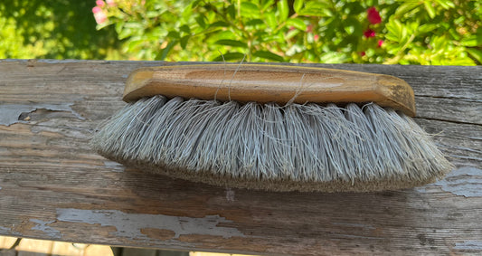 Stiff bristles wood body brush