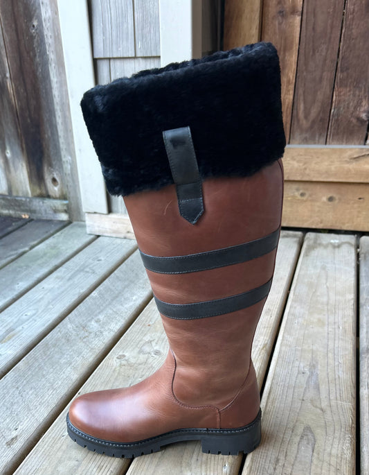 Kingsley size 39 Helsinki brown and black.