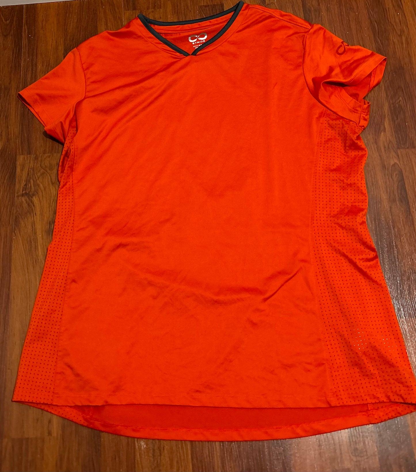 Stride XL red shirt sleeve sun shirt