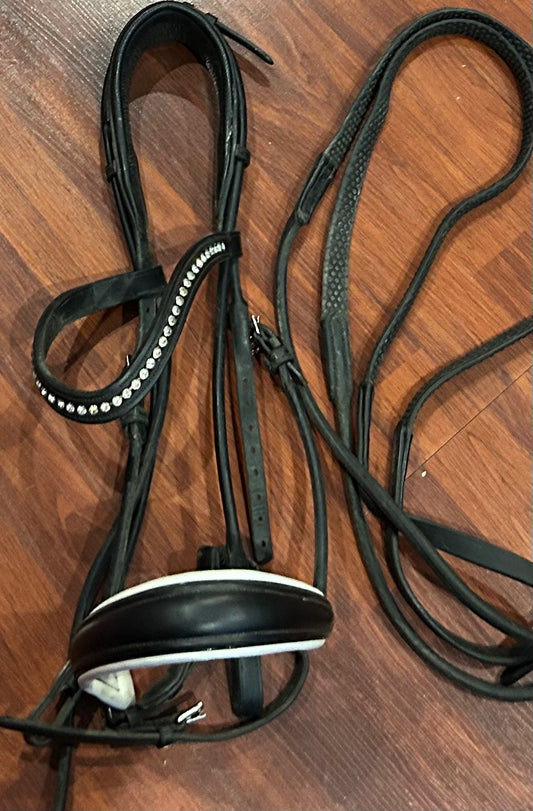 Quality rolled bridle. Snaffle with double hanger included  Different pieces. Full size. Comes with snaffle reins
