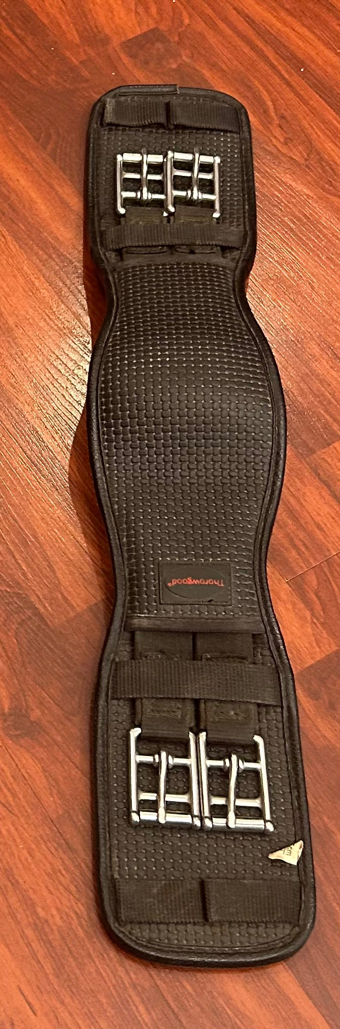18” Thorowgood neoprene girth black. Elastic both ends