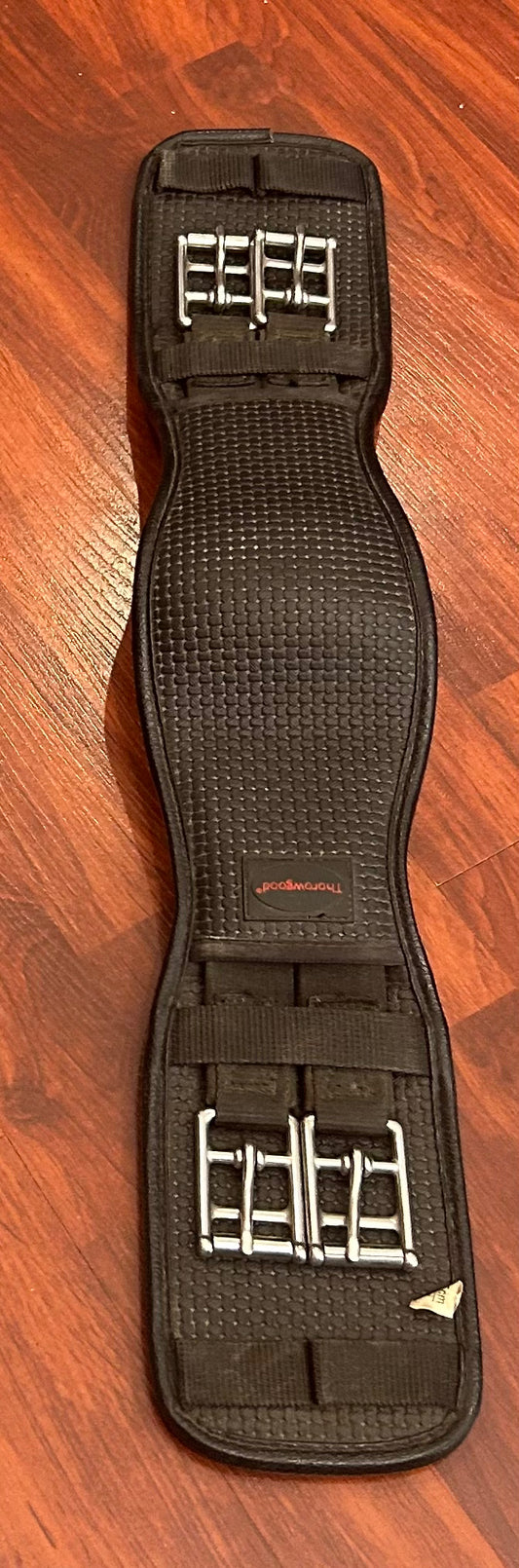 18” Thorowgood neoprene girth black. Elastic both ends