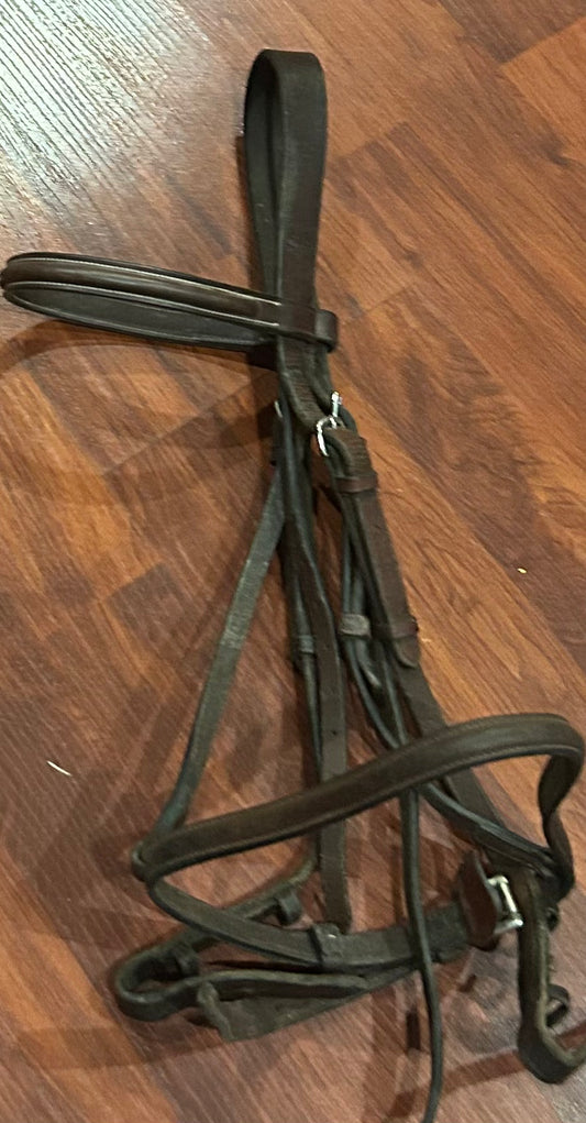 Full size brown bridle. needs oiled.