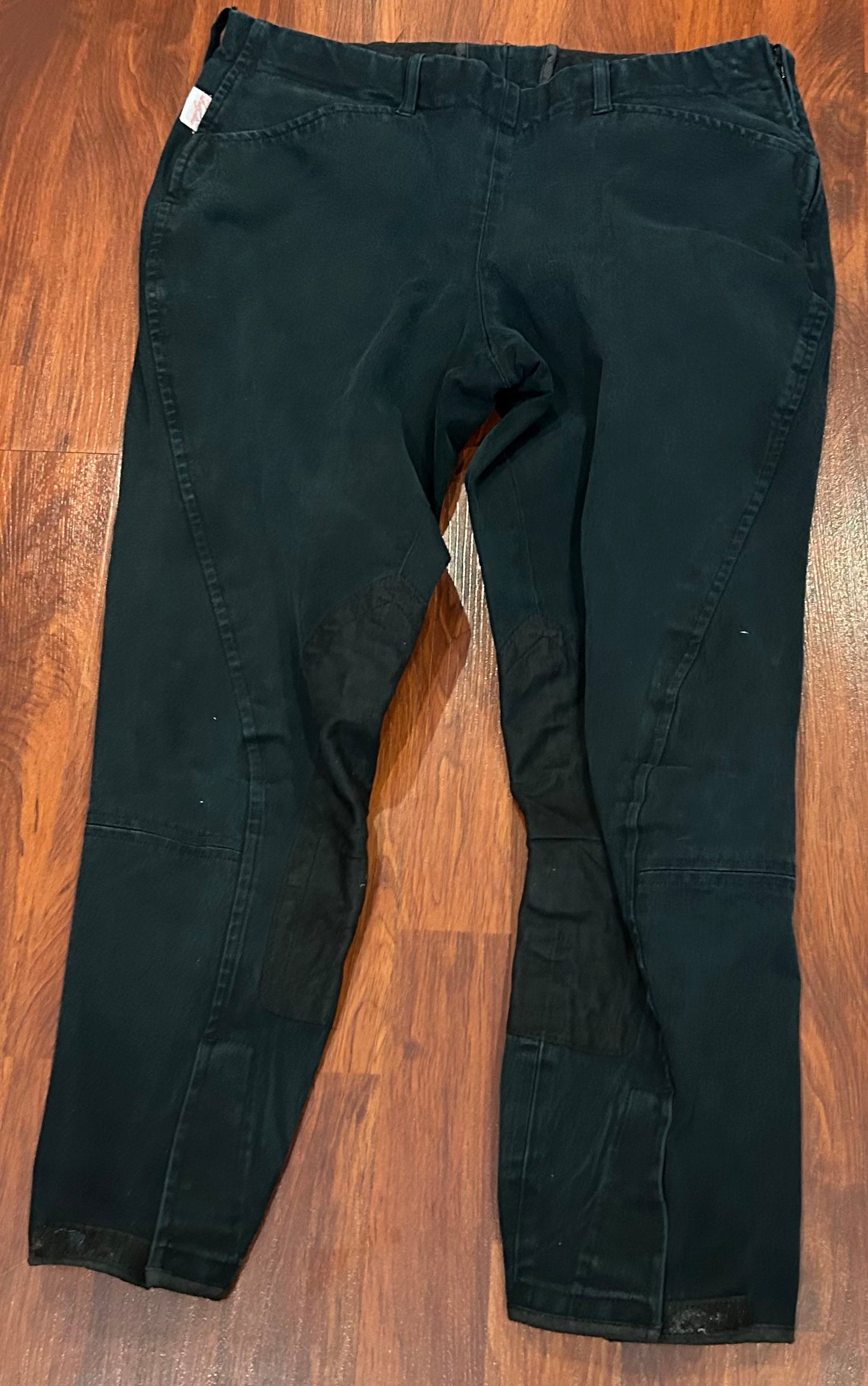 30 Tailored Sportsman side zip knee patch.