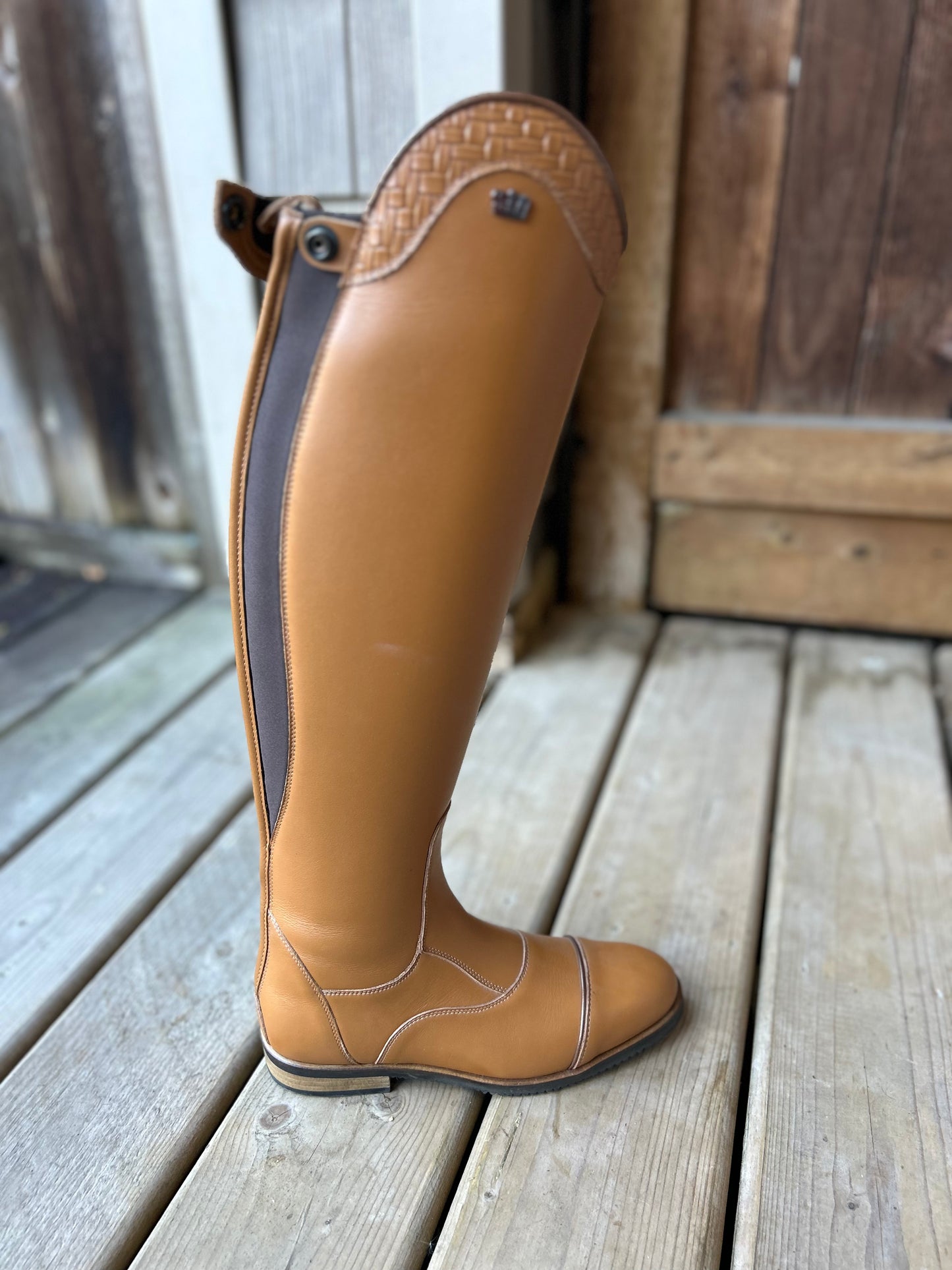 Kingsley aspen size 37 MA S. 14” calf 19” tall cognac. Brand new