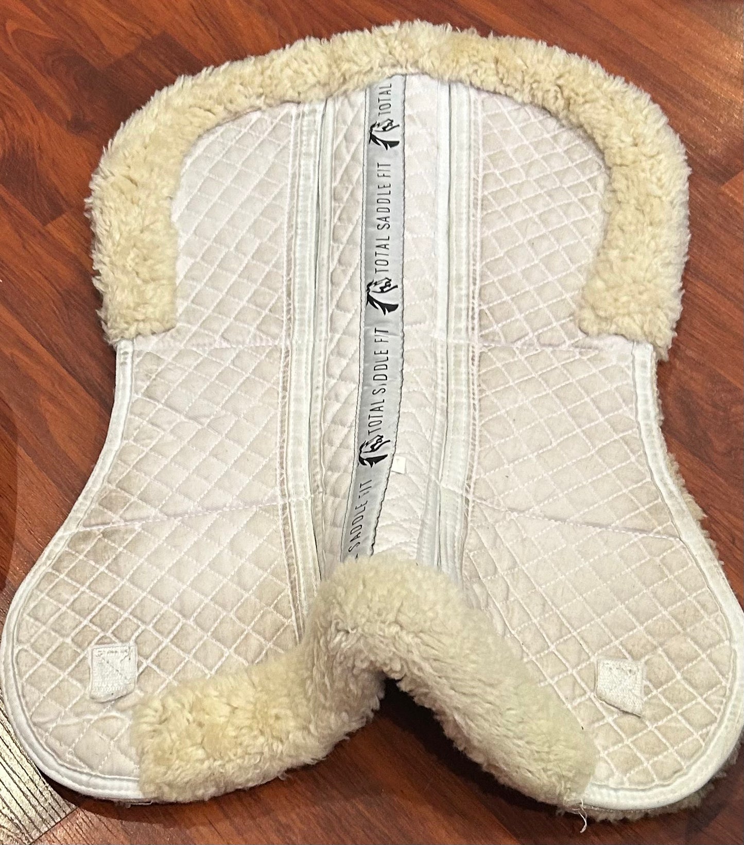 Total saddle fit sheepskin half pad