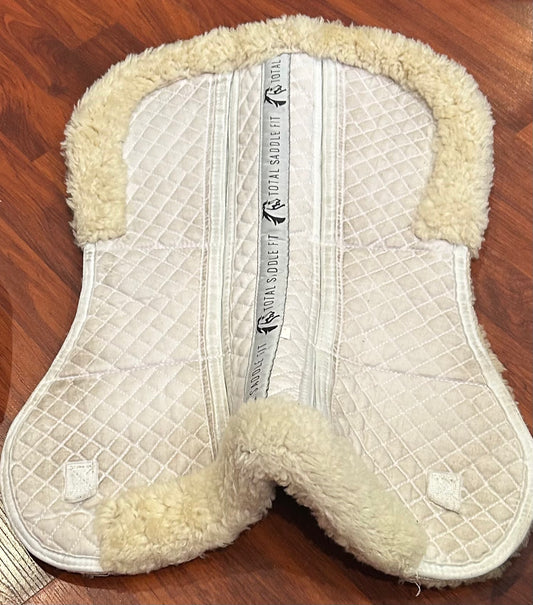 Total saddle fit sheepskin half pad