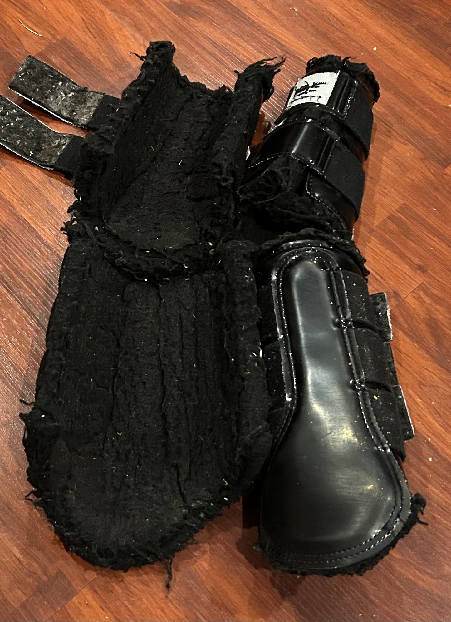 Black DSB med and large set of 4. Well used.