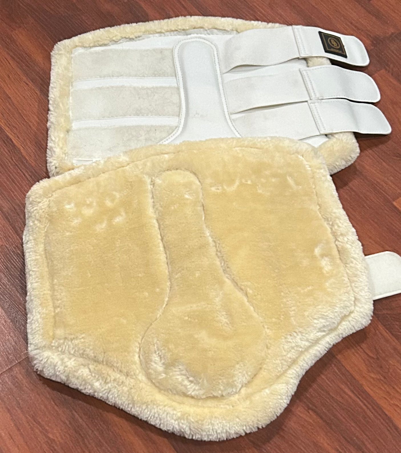 BR XL white fleece boots set of 2. Excellent condition