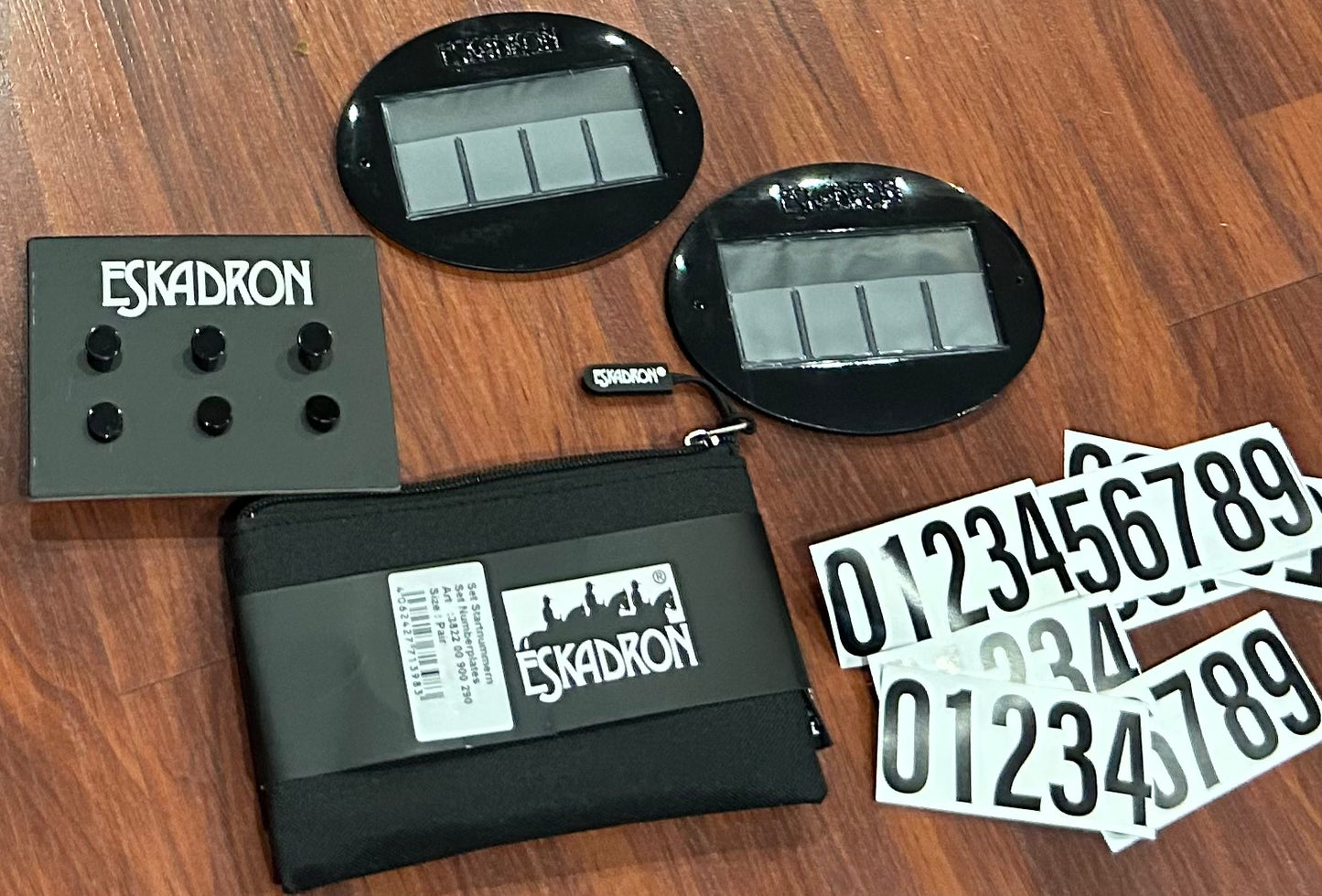 Eskadron number set. Brand new.Pins for attaching to pad included