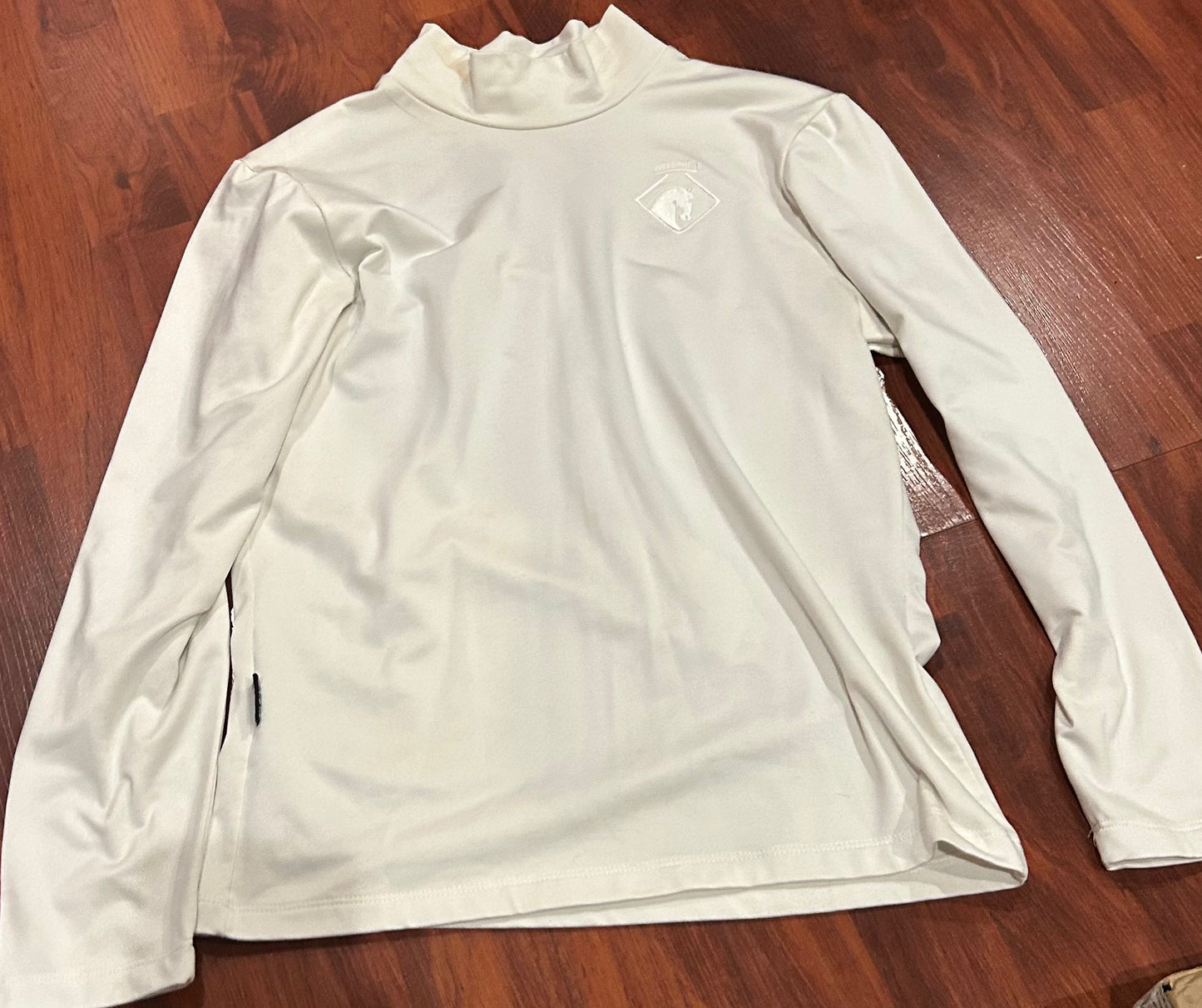 Arista medium long sleeve show shirt. Stained collar