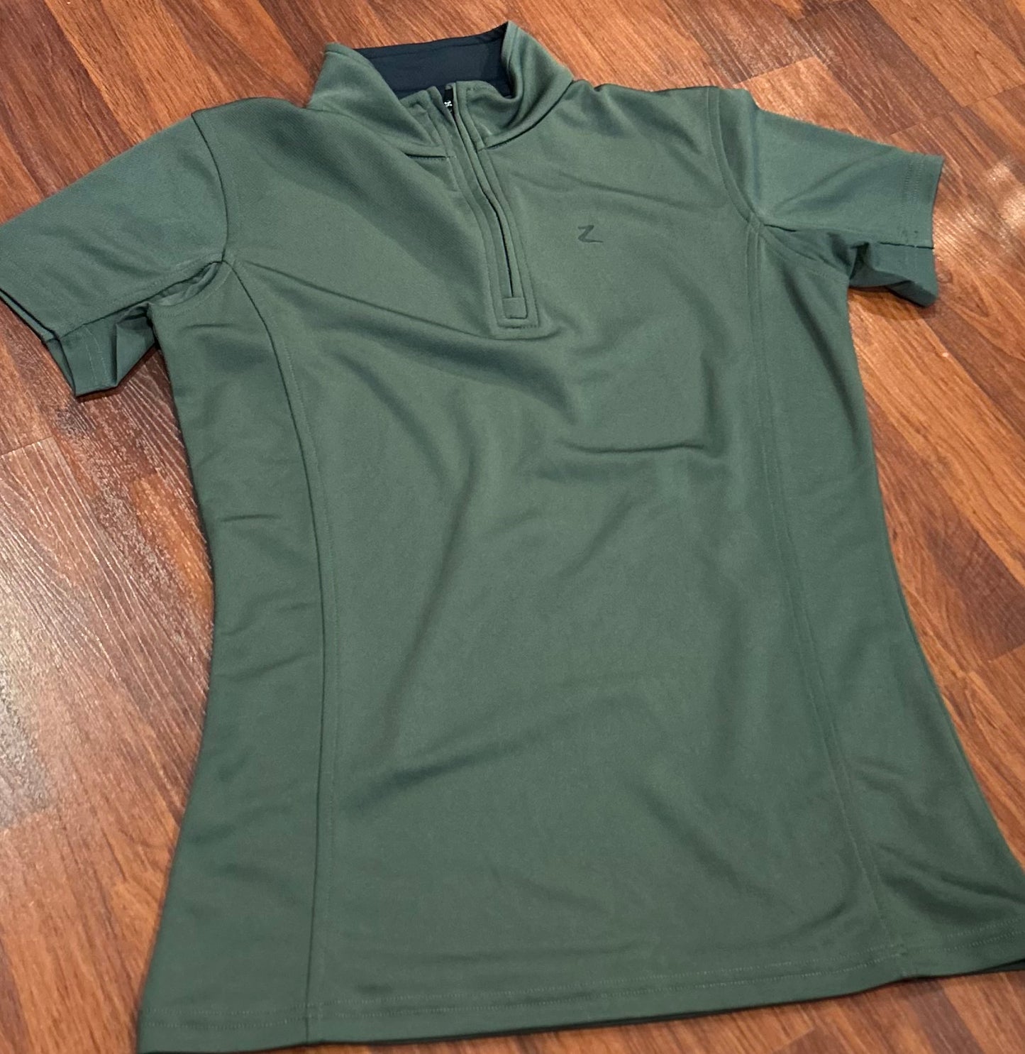 Horze small green short sleeve 1/4 zip