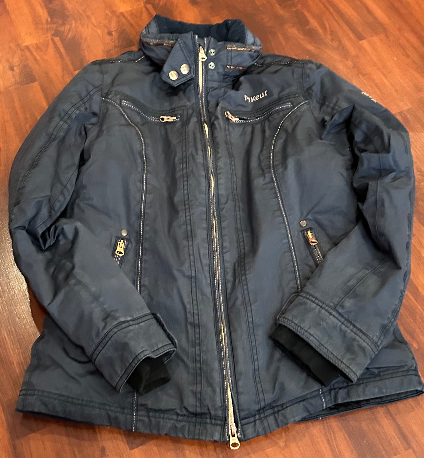 Pikeur medium jacket. Hidden hood