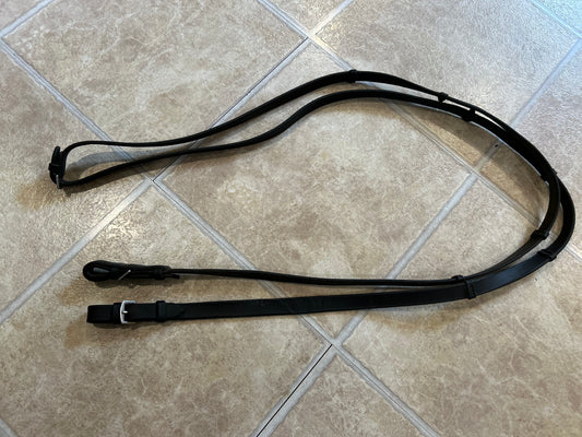 Black leather reins with hand stops