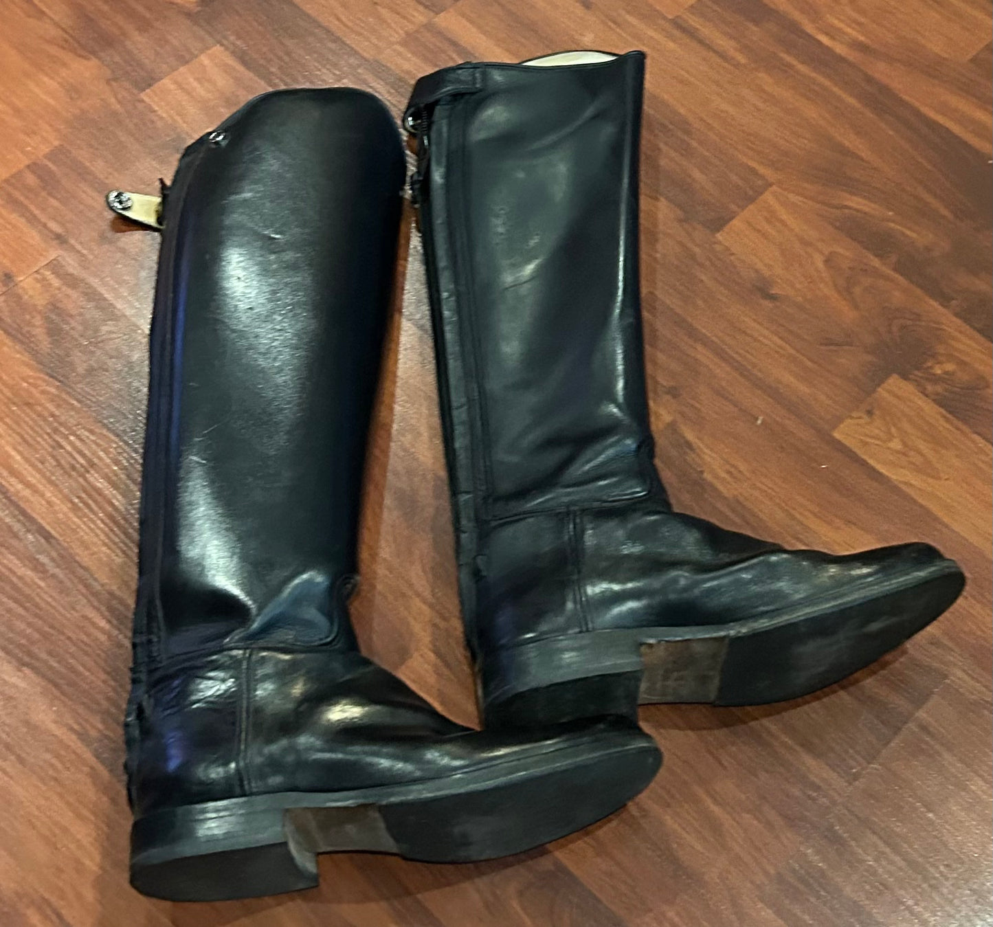 Der Dau size 8.5 tall boots